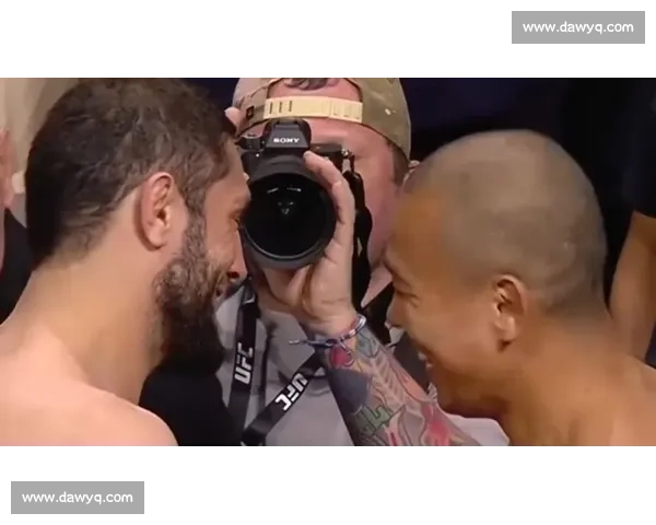 30-27 横扫!伊克拉姆一致判定擒朴俊勇 30-27 横扫!伊克拉姆一致判定擒朴俊勇