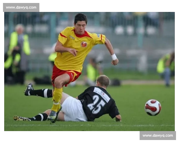 莱万自曝多特时期口头承诺加盟曼联 转会因多特否决告吹