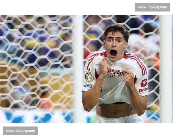 红牌 + 头球救主！本菲卡 2-2 博卡青年